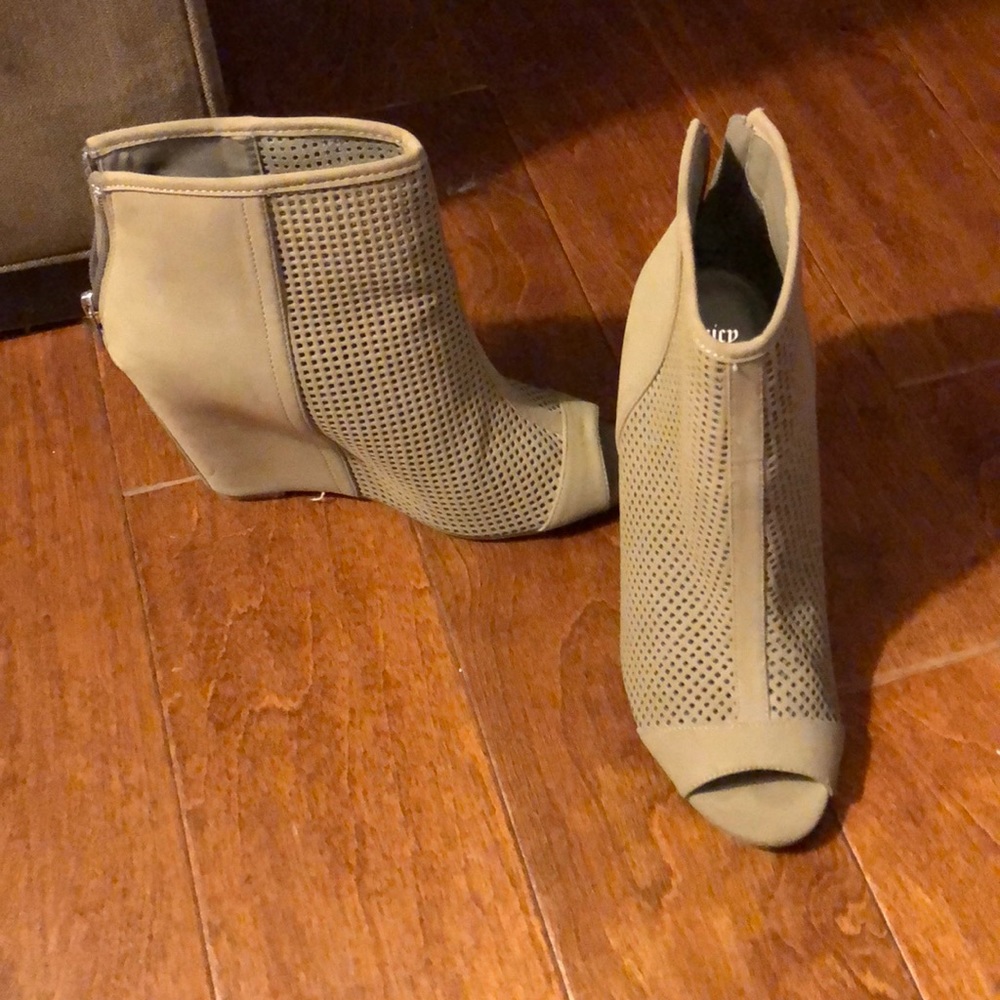 JUICY COUTURE PEEP TOE BOOTIE